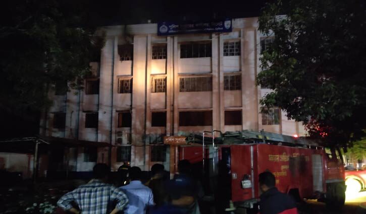 সিলেট জেলা পুলিশ সুপারের কার্যালয়ে আগুন 1 সিলেট জেলা পুলিশ সুপারের কার্যালয়ে আগুন - Surma Times | Sylhet News