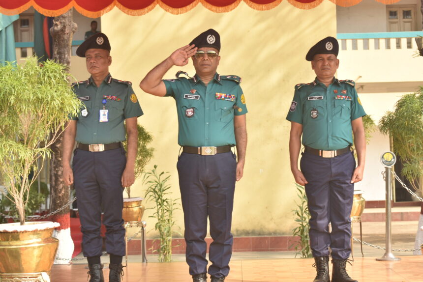 এসএমপি'র গ্র্যান্ড মাস্টার প্যারেড অনুষ্ঠিত 1 এসএমপি'র গ্র্যান্ড মাস্টার প্যারেড অনুষ্ঠিত - Surma Times | Sylhet News