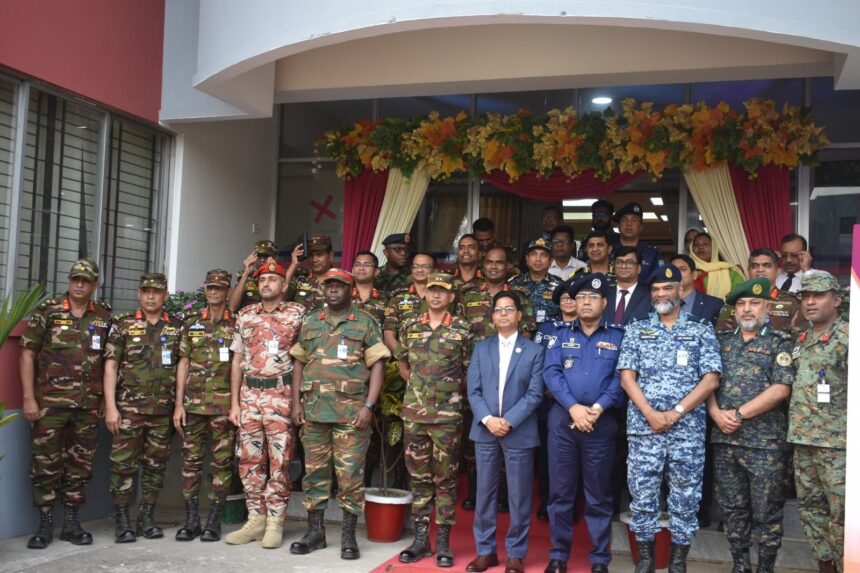সিলেট বিভাগীয় কমিশনারের সাথে ন্যাশনাল ডিফেন্স কোর্স-২০২৩ এর ব্রিফিং সেশন - Surma Times | Sylhet News