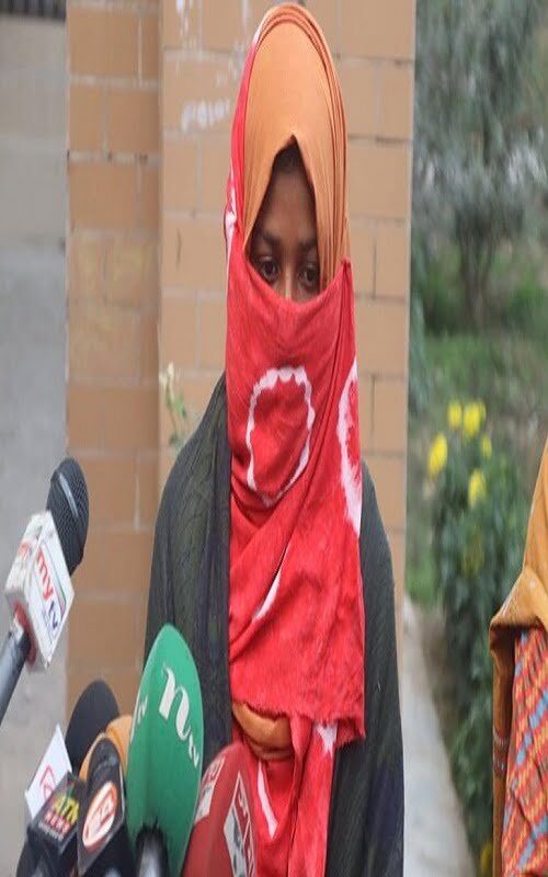 উদ্ধার হয়নি ভিডিও ধারণের ফোন, উদ্বিগ্ন ও নিরাপত্তাহীনতায় ফুলপরী 1 উদ্ধার হয়নি ভিডিও ধারণের ফোন, উদ্বিগ্ন ও নিরাপত্তাহীনতায় ফুলপরী - Surma Times | Sylhet News