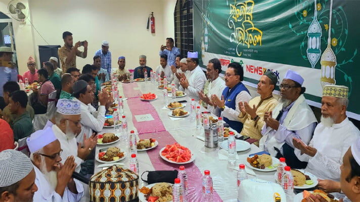শ্যামল সিলেট ও নিউজক্লিকবিডির ইফতার মাহফিলে সুধীজনের মিলনমেলা 1 শ্যামল সিলেট ও নিউজক্লিকবিডির ইফতার মাহফিলে সুধীজনের মিলনমেলা - Surma Times | Sylhet News