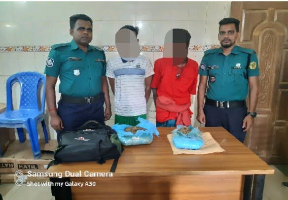 জালালাবাদ থানাধীন হাওলাদারপাড়া এলাকা হইতে বিপুল পরিমান গাঁজা উদ্ধারসহ ০২ জন মাদক ব্যবসায়ী আটক 1 জালালাবাদ থানাধীন হাওলাদারপাড়া এলাকা হইতে বিপুল পরিমান গাঁজা উদ্ধারসহ ০২ জন মাদক ব্যবসায়ী আটক - Surma Times | Sylhet News