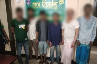 এয়ারপোর্ট থানা পুলিশ কর্তৃক পৃথক পৃথক অভিযানে ইয়াবা ও ফেন্সিডিলসহ ০৮ জন গ্রেফতার 26 এয়ারপোর্ট থানা পুলিশ কর্তৃক পৃথক পৃথক অভিযানে ইয়াবা ও ফেন্সিডিলসহ ০৮ জন গ্রেফতার - Surma Times | Sylhet News