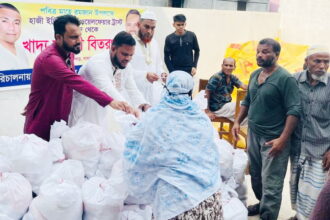 লামাবাজারে ইদ্রিস আলী ওয়েলফেয়ার ট্রাস্টের খাদ্যসামগ্রী বিতরণ 22 লামাবাজারে ইদ্রিস আলী ওয়েলফেয়ার ট্রাস্টের খাদ্যসামগ্রী বিতরণ - Surma Times | Sylhet News