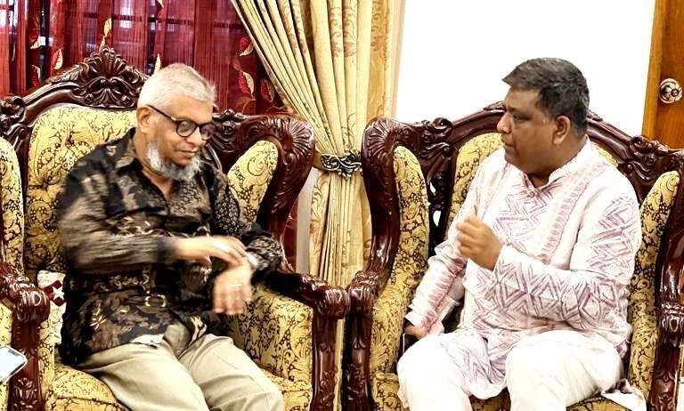 মেয়র আরিফের সাথে আনোয়ারুজ্জামান চৌধুরীর সৌজন্য সাক্ষাত 1 মেয়র আরিফের সাথে আনোয়ারুজ্জামান চৌধুরীর সৌজন্য সাক্ষাত - Surma Times | Sylhet News