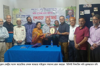 যতদিন বাঁচি কবিতা নিয়ে সুস্থভাবে যেন বাঁচি: কবি নূরুজ্জামান মনি 12 যতদিন বাঁচি কবিতা নিয়ে সুস্থভাবে যেন বাঁচি: কবি নূরুজ্জামান মনি - Surma Times | Sylhet News