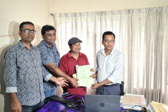 সিসিক’র ‘ক্লিন এরিয়া’ খ্যাত ৪ নম্বর ওয়ার্ডে কাউন্সিলর প্রার্থী বাপা নেতা আব্দুল করিম কিম 12 সিসিক’র ‘ক্লিন এরিয়া’ খ্যাত ৪ নম্বর ওয়ার্ডে কাউন্সিলর প্রার্থী বাপা নেতা আব্দুল করিম কিম - Surma Times | Sylhet News