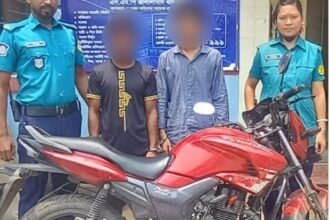 জালালাবাদ থানার পুলিশ কর্তৃক চোরাই মোটরসাইকেল সহ ০২ মোটরসাইকেল চোর আটক 24 জালালাবাদ থানার পুলিশ কর্তৃক চোরাই মোটরসাইকেল সহ ০২ মোটরসাইকেল চোর আটক - Surma Times | Sylhet News
