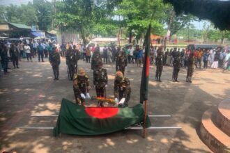 রাষ্ট্রীয় মর্যাদায় বীর মুক্তিযোদ্ধা আব্দুস শহীদের দাফন সম্পন্ন 10 রাষ্ট্রীয় মর্যাদায় বীর মুক্তিযোদ্ধা আব্দুস শহীদের দাফন সম্পন্ন - Surma Times | Sylhet News
