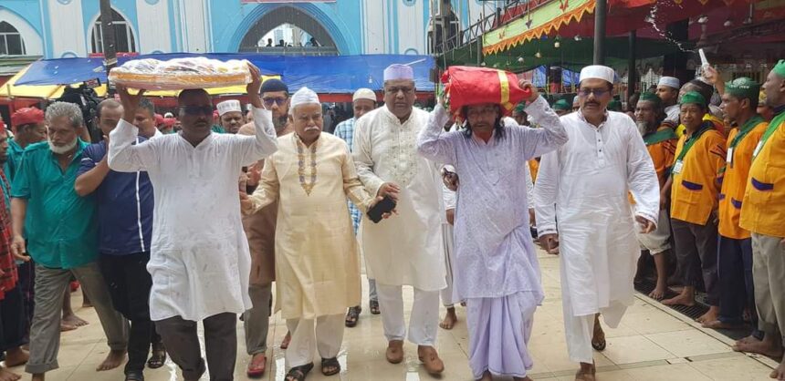 হযরত শাহজালাল (রহ.) ওরস: প্রধানমন্ত্রীর পক্ষে গিলাফ দিলেন আনোয়ারুজ্জামান 1 হযরত শাহজালাল (রহ.) ওরস: প্রধানমন্ত্রীর পক্ষে গিলাফ দিলেন আনোয়ারুজ্জামান - Surma Times | Sylhet News