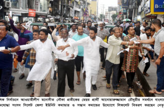আনোয়ারুজ্জামান’র সমর্থনে মুক্তিযোদ্ধা ও সন্তান কমান্ডের লিফলেট বিতরণ 24 আনোয়ারুজ্জামান’র সমর্থনে মুক্তিযোদ্ধা ও সন্তান কমান্ডের লিফলেট বিতরণ - Surma Times | Sylhet News