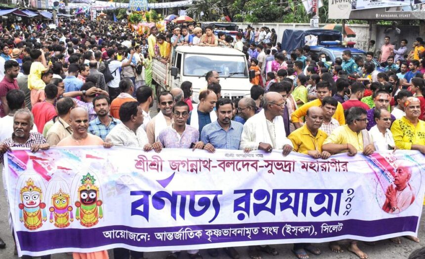 মৃদঙ্গ আর করতালের তালে তালে কীর্তন, সমবেতে হাজার-হাজার ভক্তবৃন্দ - Surma Times | Sylhet News