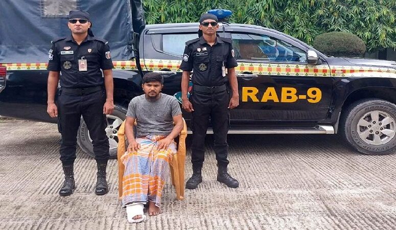নাজিরবাজার ট্র্যাজেডি: ঘাতক সেই ট্রাকচালক গ্রেফতার 1 নাজিরবাজার ট্র্যাজেডি: ঘাতক সেই ট্রাকচালক গ্রেফতার - Surma Times | Sylhet News