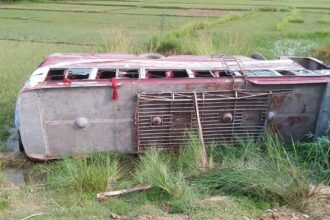 গোলাপগঞ্জে যাত্রীবাহী বাস খাদে পড়ে আহত ১৫ 22 গোলাপগঞ্জে যাত্রীবাহী বাস খাদে পড়ে আহত ১৫ - Surma Times | Sylhet News