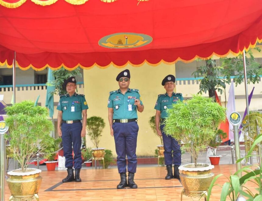 এসএমপি'র গ্র্যান্ড মাস্টার প্যারেড অনুষ্ঠিত 1 এসএমপি'র গ্র্যান্ড মাস্টার প্যারেড অনুষ্ঠিত - Surma Times | Sylhet News