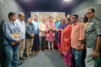 এখন মণিপুরীরা নিজ মাতৃভাষাতেই রবীন্দ্র সংগীত গাইতে পারবেন 4 এখন মণিপুরীরা নিজ মাতৃভাষাতেই রবীন্দ্র সংগীত গাইতে পারবেন - Surma Times | Sylhet News