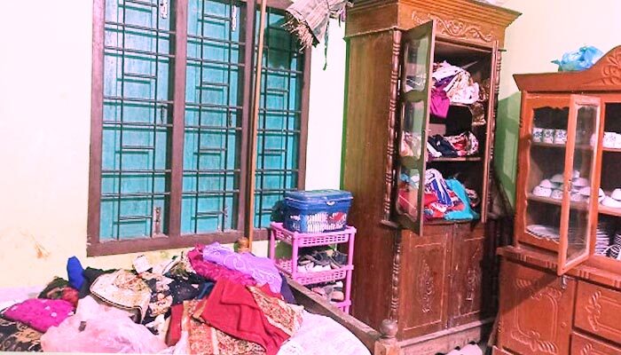 গোলাপগঞ্জে ইউপি সদস্যর বাড়িতে দুর্ধর্ষ চুরি 1 গোলাপগঞ্জে ইউপি সদস্যর বাড়িতে দুর্ধর্ষ চুরি - Surma Times | Sylhet News