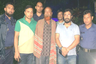 গোলাপগঞ্জের কুখ্যাত ডাকাত সর্দার আসমত আলীক আটক 12 গোলাপগঞ্জের কুখ্যাত ডাকাত সর্দার আসমত আলীক আটক - Surma Times | Sylhet News