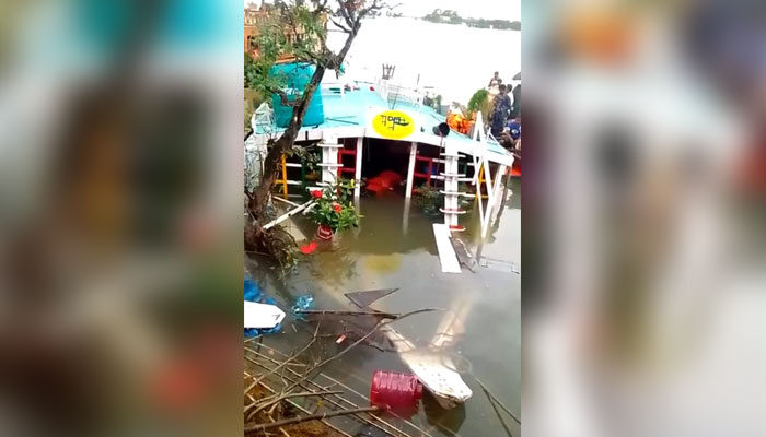 টাঙ্গুয়ার হাওরে পর্যটকবাহী নৌকাডুবি 1 টাঙ্গুয়ার হাওরে পর্যটকবাহী নৌকাডুবি - Surma Times | Sylhet News