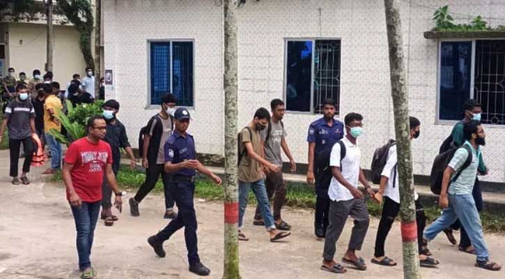 সুনামগঞ্জের তাহিরপুরের টাঙ্গুয়ার হাওর থেকে ৩৪ শিক্ষার্থী ‘শিবির কর্মী’ জিহাদী বইসহ গ্রেফতার 1 সুনামগঞ্জের তাহিরপুরের টাঙ্গুয়ার হাওর থেকে ৩৪ শিক্ষার্থী ‘শিবির কর্মী’ জিহাদী বইসহ গ্রেফতার - Surma Times | Sylhet News