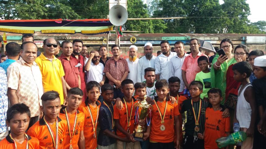 নবীগঞ্জে বঙ্গবন্ধু ও বঙ্গমাতা ফুটবল টুর্নামেন্টের ফাইনাল খেলা অনুষ্টিত 1 নবীগঞ্জে বঙ্গবন্ধু ও বঙ্গমাতা ফুটবল টুর্নামেন্টের ফাইনাল খেলা অনুষ্টিত - Surma Times | Sylhet News