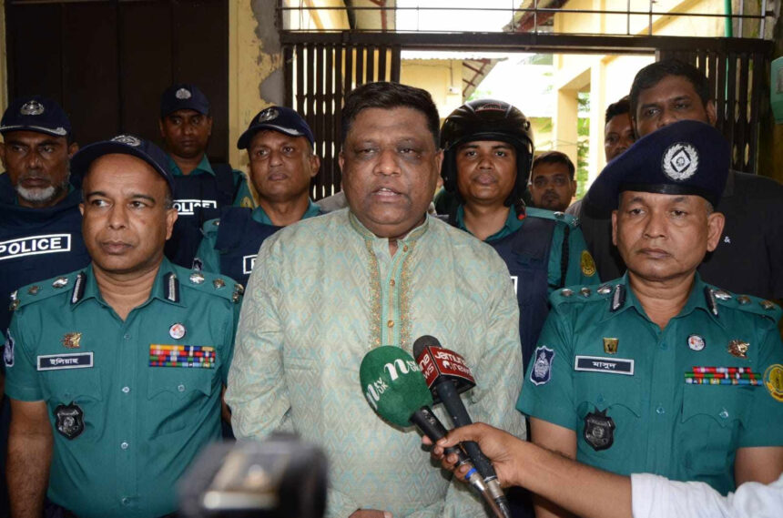 আখালিয়ার ঘটনার সাথে জড়িতদের বিরুদ্ধে আইনানুগ ব্যবস্থা নেয়া হচ্ছে : আনোয়ারুজ্জামান চৌধুরী - Surma Times | Sylhet News
