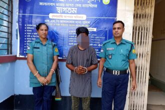 জালালাবাদ থানা এলাকা হতে ভারতীয় তৈরী বিপুল পরিমাণ পণ্যসহ ১ চোরাকারবারী গ্রেফতার 16 জালালাবাদ থানা এলাকা হতে ভারতীয় তৈরী বিপুল পরিমাণ পণ্যসহ ১ চোরাকারবারী গ্রেফতার - Surma Times | Sylhet News