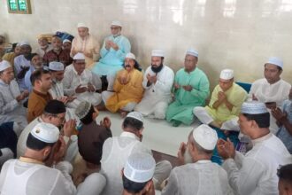 শেখ হাসিনার ৭৭তম জন্মদিন উপলক্ষে সিলেট মহানগর আওয়ামী লীগের উদ্যোগে মিলাদ ও দোয়া মাহফিল এবং শিরনী বিতরণ 20 শেখ হাসিনার ৭৭তম জন্মদিন উপলক্ষে সিলেট মহানগর আওয়ামী লীগের উদ্যোগে মিলাদ ও দোয়া মাহফিল এবং শিরনী বিতরণ - Surma Times | Sylhet News