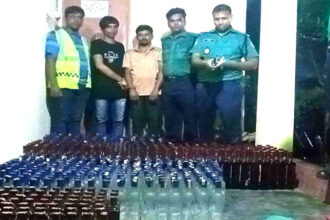 সিলেটে বিপুল পরিমান ভারতীয় মদসহ আটক ২ 16 সিলেটে বিপুল পরিমান ভারতীয় মদসহ আটক ২ - Surma Times | Sylhet News