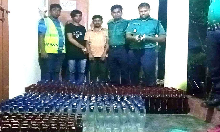 সিলেটে বিপুল পরিমান ভারতীয় মদসহ আটক ২ 1 সিলেটে বিপুল পরিমান ভারতীয় মদসহ আটক ২ - Surma Times | Sylhet News