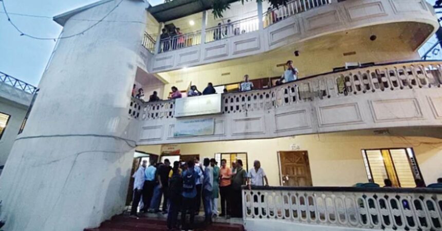 সিলেটে নাট্যকর্মীদের উপর হামলা: স্বেচ্ছাসবেক দল নেতা গ্রেফতার 1 সিলেটে নাট্যকর্মীদের উপর হামলা: স্বেচ্ছাসবেক দল নেতা গ্রেফতার - Surma Times | Sylhet News