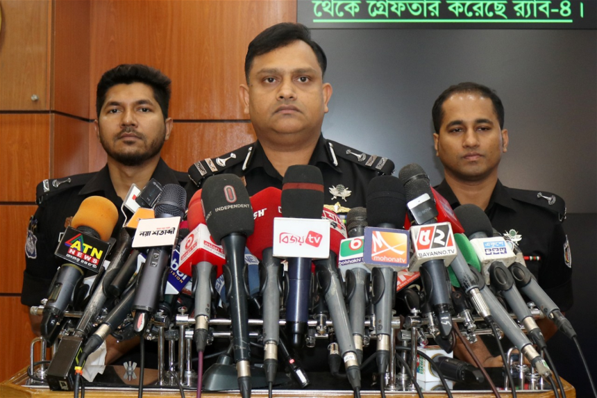ভিসানীতি নিয়ে অস্বস্তি কাজ করছে কিনা প্রশ্নে যা বলল র্যাব 1 ভিসানীতি নিয়ে অস্বস্তি কাজ করছে কিনা প্রশ্নে যা বলল র্যাব - Surma Times | Sylhet News
