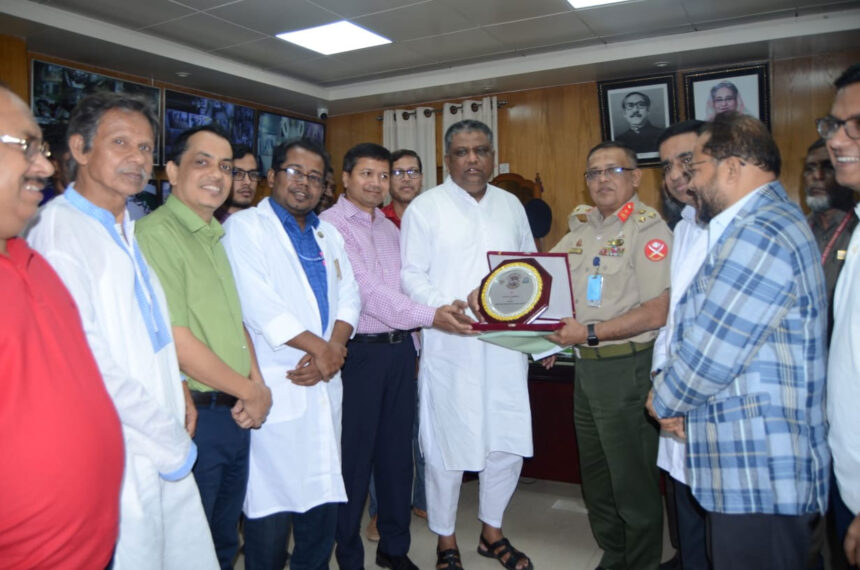 ওসমানী হাসপাতালের সেবার মান বৃদ্ধিতে সব ধরণের সহযোগিতা করা হবে: মেয়র আনোয়ারুজ্জামান চৌধুরী 1 ওসমানী হাসপাতালের সেবার মান বৃদ্ধিতে সব ধরণের সহযোগিতা করা হবে: মেয়র আনোয়ারুজ্জামান চৌধুরী - Surma Times | Sylhet News