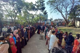 পররাষ্ট্রমন্ত্রীর কেন্দ্রে ‘ডামি’ ভোটারের ভিড়! 12 পররাষ্ট্রমন্ত্রীর কেন্দ্রে ‘ডামি’ ভোটারের ভিড়! - Surma Times | Sylhet News