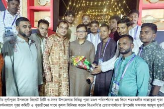 পূজা কমিটি ও পূজারীদের সাথে খন্দকার মুক্তাদিরের কুশল বিনিময় 4 পূজা কমিটি ও পূজারীদের সাথে খন্দকার মুক্তাদিরের কুশল বিনিময় - Surma Times | Sylhet News
