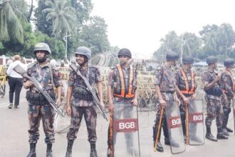 বঙ্গভবনের সামনে কাঁটাতারের বেড়া, নিরাপত্তা জোরদার - Surma Times | Sylhet News