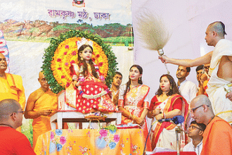 শারদীয় দুর্গোৎসব মহাষ্টমীতে কুমারীপূজা, আজ মহানবমী - Surma Times | Sylhet News
