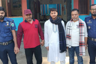 সিলেটে বিদেশি মদসহ আটক ইউপি চেয়ারম্যান কারাগারে 10 সিলেটে বিদেশি মদসহ আটক ইউপি চেয়ারম্যান কারাগারে - Surma Times | Sylhet News