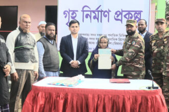 গোলাপগঞ্জে সেনাবাহিনীর উপহারের ঘর পেলেন বীর মুক্তিযোদ্ধা তাহের আলীর পরিবার 4 গোলাপগঞ্জে সেনাবাহিনীর উপহারের ঘর পেলেন বীর মুক্তিযোদ্ধা তাহের আলীর পরিবার - Surma Times | Sylhet News