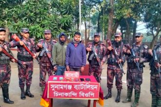 ভারতে প্রবেশকালে দুই চোরাকারবারি আটক 24 ভারতে প্রবেশকালে দুই চোরাকারবারি আটক - Surma Times | Sylhet News