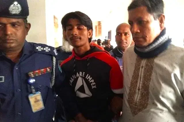 চিকিৎসা নয়, আইফোন কেনাই ছিল কেরানীগঞ্জে ব্যাংকে ডাকাতির মূল লক্ষ্য: পুলিশ 1 চিকিৎসা নয়, আইফোন কেনাই ছিল কেরানীগঞ্জে ব্যাংকে ডাকাতির মূল লক্ষ্য: পুলিশ - Surma Times | Sylhet News