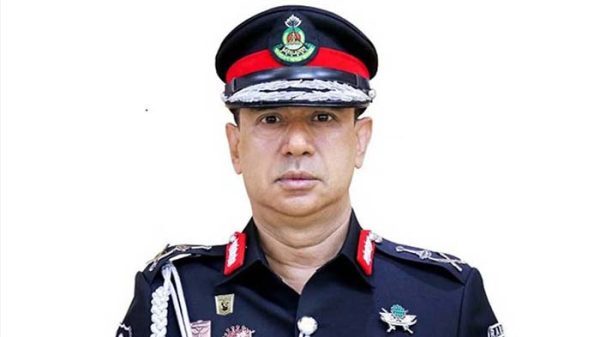 সাবেক র‌্যাবপ্রধান হারুনের বিরুদ্ধে গ্রেফতারি পরোয়ানা - Surma Times | Sylhet News
