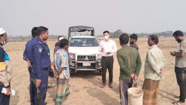 গোলাপগঞ্জে ভ্রাম্যমাণ আদালতের অভিযান কারাদণ্ড ও জরিমানা 1 গোলাপগঞ্জে ভ্রাম্যমাণ আদালতের অভিযান কারাদণ্ড ও জরিমানা - Surma Times | Sylhet News