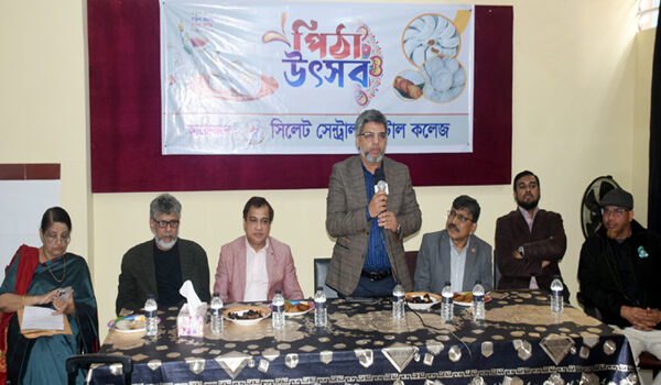 আধুনিকতার ছোঁয়ায় হারিয়ে যেতে বসেছে গ্রামবাংলার ঐতিহ্যবাহি নানা রকম পিঠা - Surma Times | Sylhet News