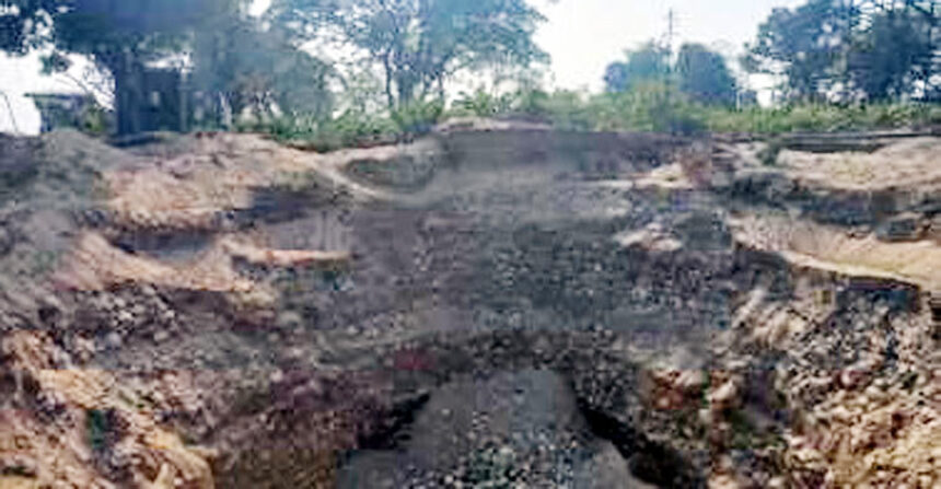 ভোলাগঞ্জ রোপওয়ে বাঙ্কারে পাথর তুলতে গিয়ে শ্রমিকের মৃত্যু 1 ভোলাগঞ্জ রোপওয়ে বাঙ্কারে পাথর তুলতে গিয়ে শ্রমিকের মৃত্যু - Surma Times | Sylhet News