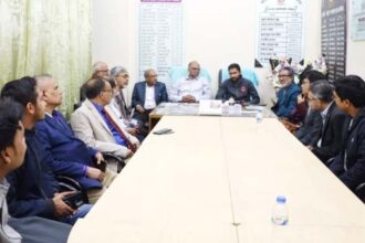 ‘আমার দেশ পত্রিকা’র সম্পাদকের সাথে শাবি প্রেসক্লাবের মতবিনিময় - Surma Times | Sylhet News