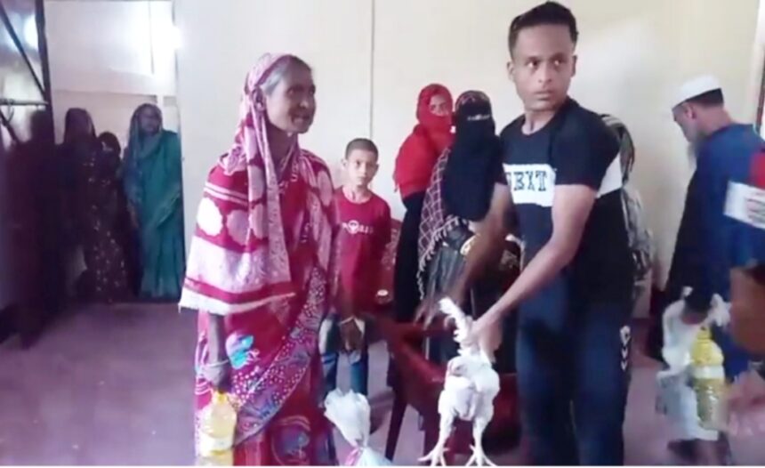 গোলাপগঞ্জে গরীব ও অসহায় ৫০টি পরিবারের মধ্যে খাদ্য সামগ্রী বিতরণ 1 গোলাপগঞ্জে গরীব ও অসহায় ৫০টি পরিবারের মধ্যে খাদ্য সামগ্রী বিতরণ - Surma Times | Sylhet News