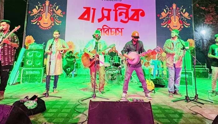 বাধার মুখে কনসার্ট বন্ধ, জঙ্গলে লুকিয়ে ছিল ব্যান্ড কৃষ্ণপক্ষ 1 বাধার মুখে কনসার্ট বন্ধ, জঙ্গলে লুকিয়ে ছিল ব্যান্ড কৃষ্ণপক্ষ - Surma Times | Sylhet News