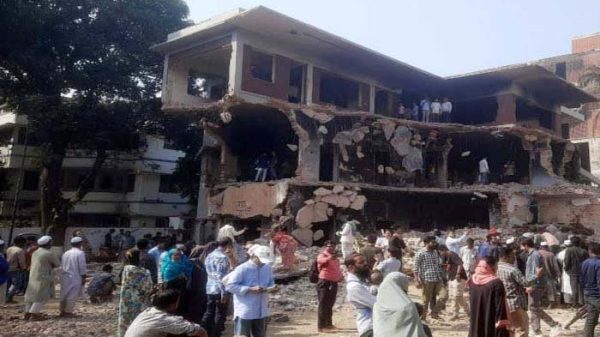 ‘হাড়গোড়’ পাওয়া গেছে ধানমন্ডি ৩২-এ 1 ‘হাড়গোড়’ পাওয়া গেছে ধানমন্ডি ৩২-এ - Surma Times | Sylhet News