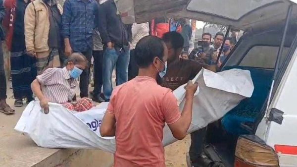 সিলেটে নির্মাণাধীন ড্রেন থেকে কিশোরের মরদেহ উদ্ধার 1 সিলেটে নির্মাণাধীন ড্রেন থেকে কিশোরের মরদেহ উদ্ধার - Surma Times | Sylhet News